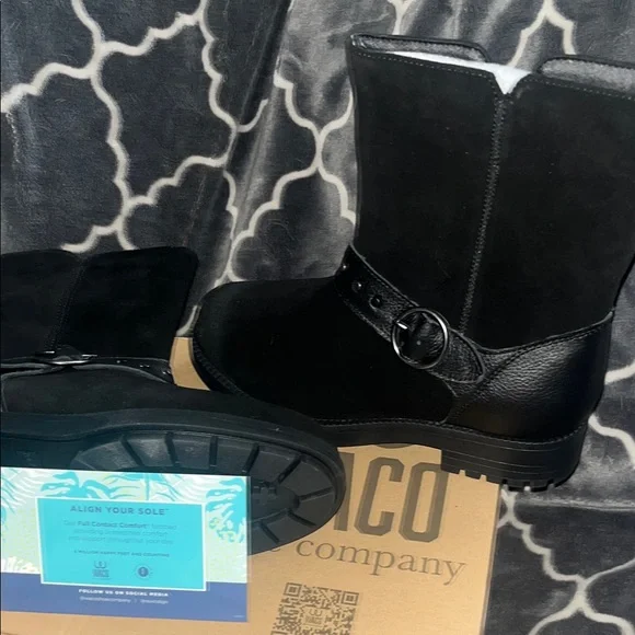 Revitalign Women's Black Ankle Booties - Picture 8 of 15